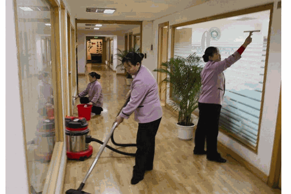 萬家家政 專業(yè)服務(wù)，讓家更溫暖